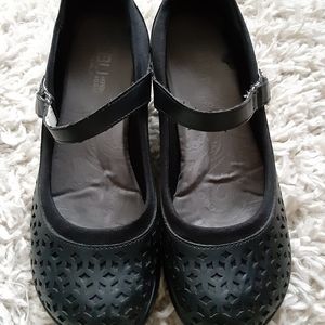 COPY - JBU, Women's shoes